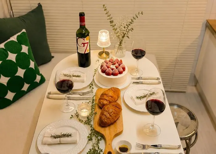 アパート 3-minute Walk From Nonhyeon Station, Gangnam, 6 People,coex, Cheongdam, Garosu-gil *