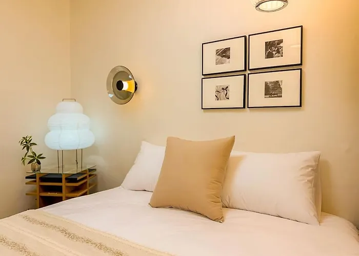 3-minute Walk From Nonhyeon Station, Gangnam, 6 People,coex, Cheongdam, Garosu-gil *