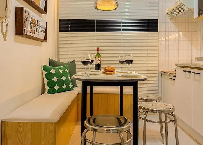 アパート 3-minute Walk From Nonhyeon Station, Gangnam, 6 People,coex, Cheongdam, Garosu-gil *