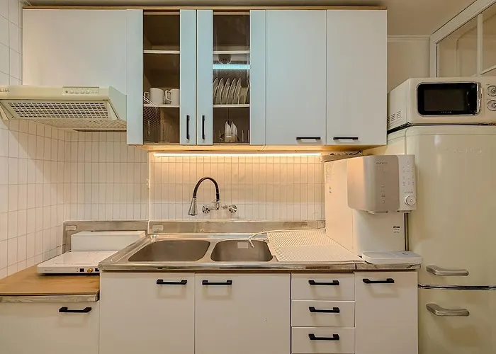 アパート 3-minute Walk From Nonhyeon Station, Gangnam, 6 People,coex, Cheongdam, Garosu-gil