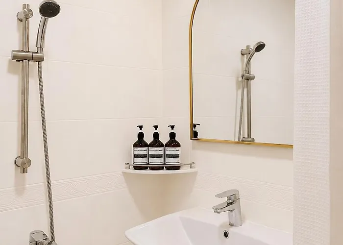 アパート 3-minute Walk From Nonhyeon Station, Gangnam, 6 People,coex, Cheongdam, Garosu-gil ソウル特別市