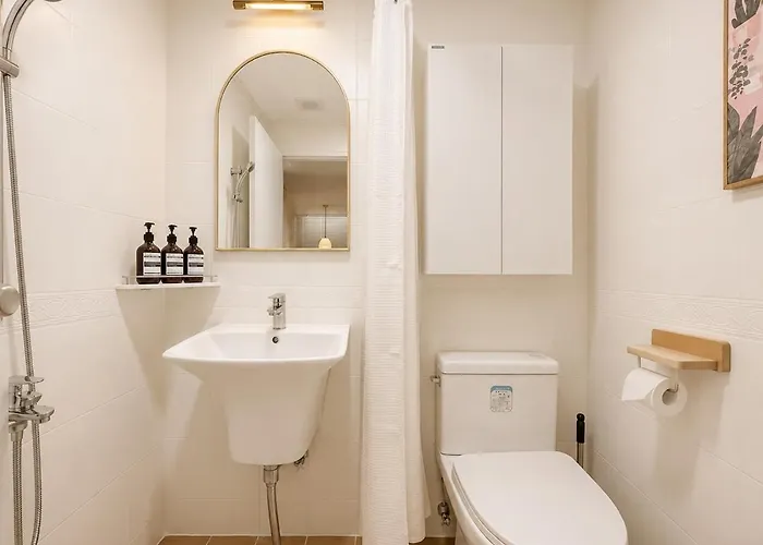 3-minute Walk From Nonhyeon Station, Gangnam, 6 People,coex, Cheongdam, Garosu-gil